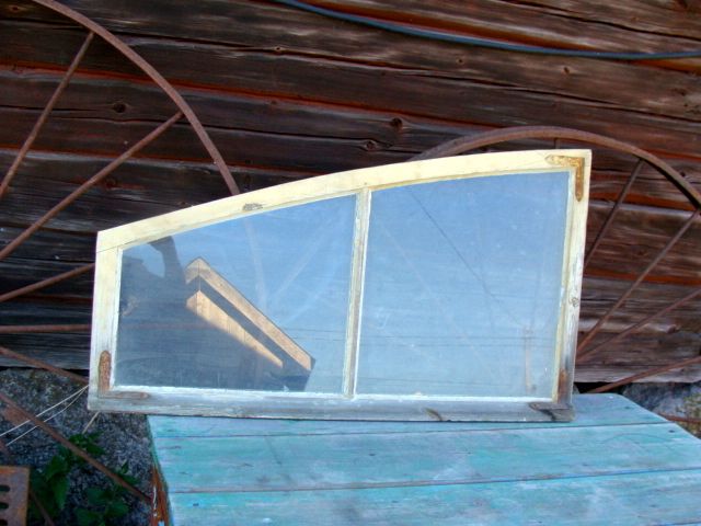 Kaari- ikkuna, vasemmanpuolimmainen elementti