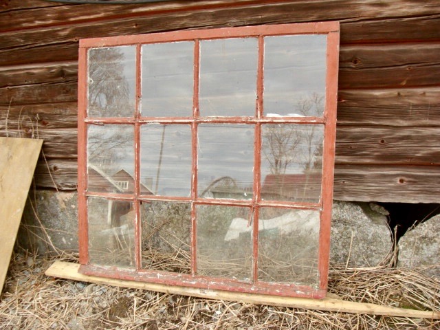12- ruutuiset ikkunat, 120x112x3,2cm